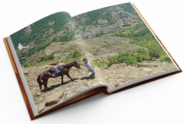 Konno po przygody Albania